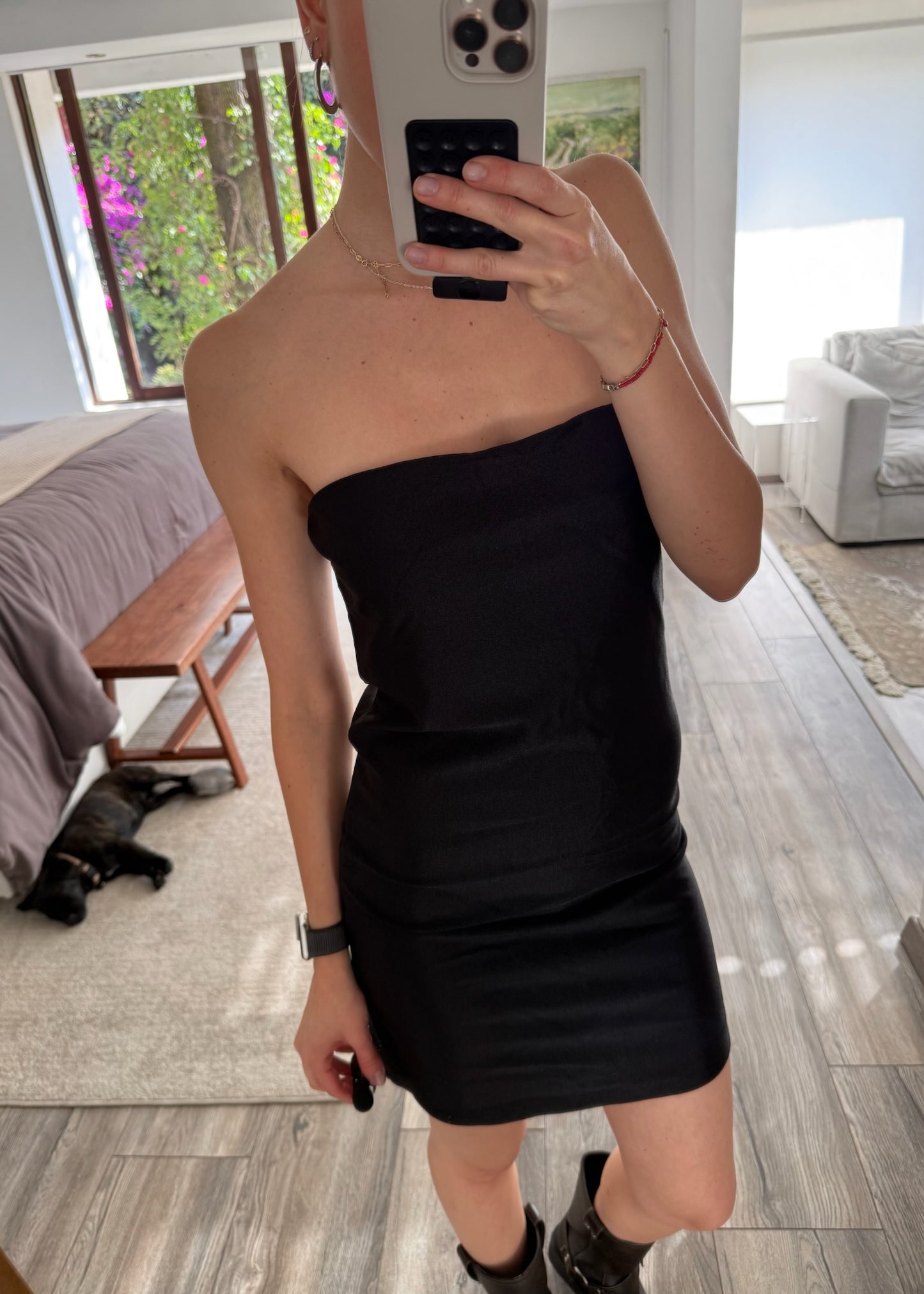 VESTIDO STRAPLESS NEGRO