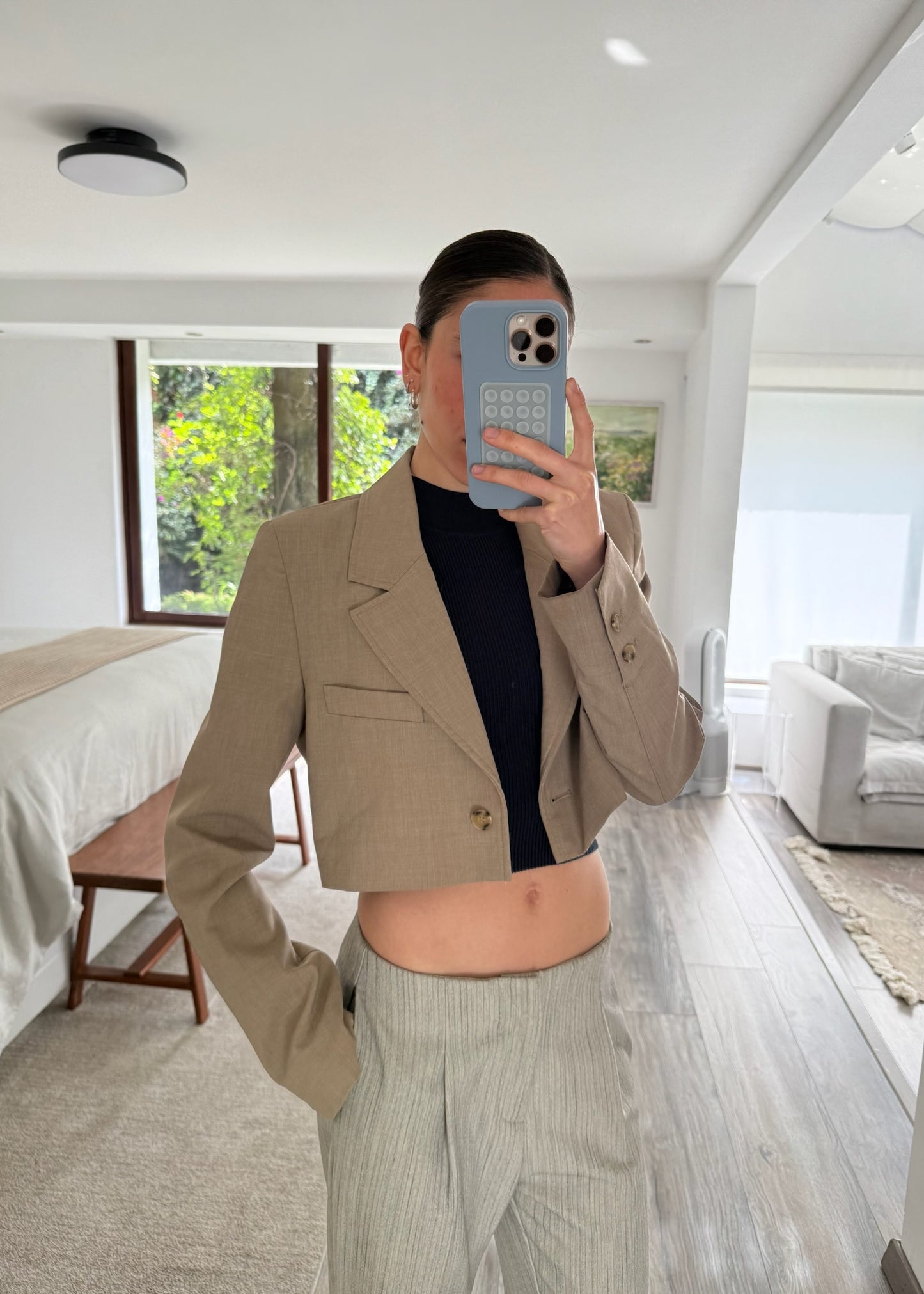 BLAZER CROPPED CAFÉ CLARO