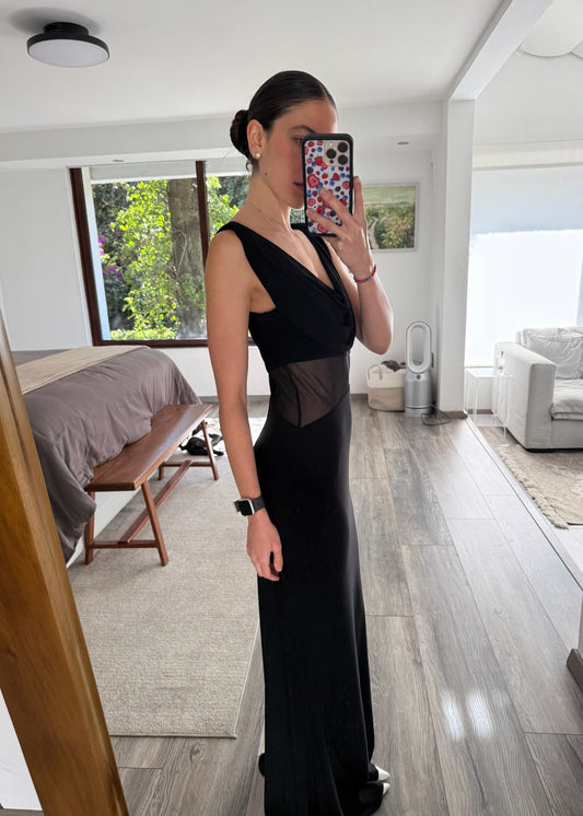 BLACK GOWN