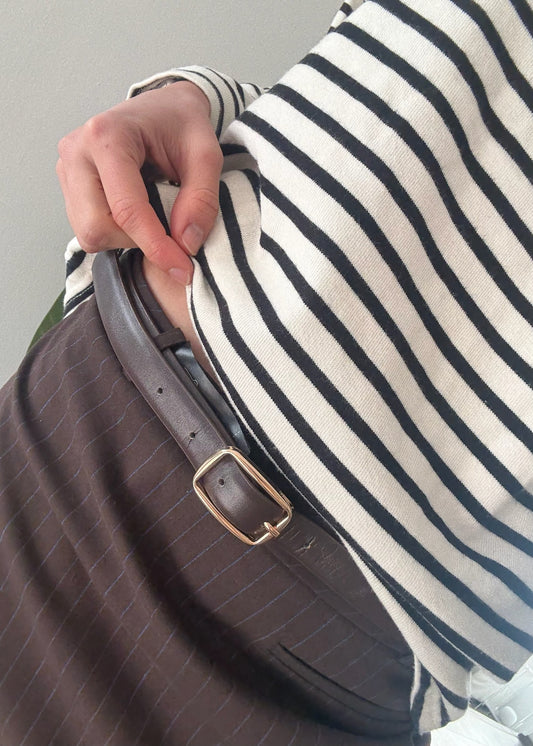 CINTURÓN CAFÉ CON HEBILLA DORADA