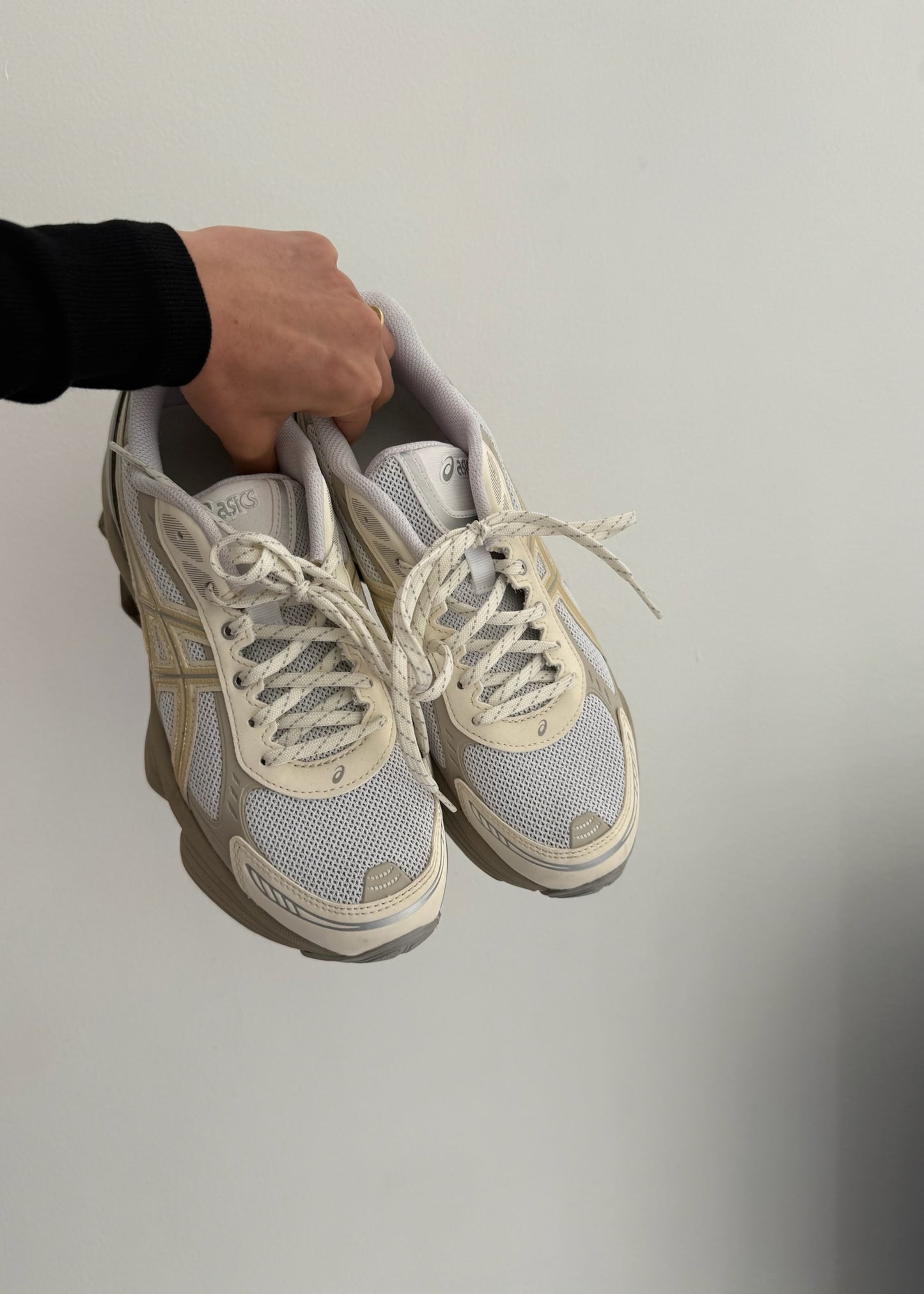 TENIS ASICS
