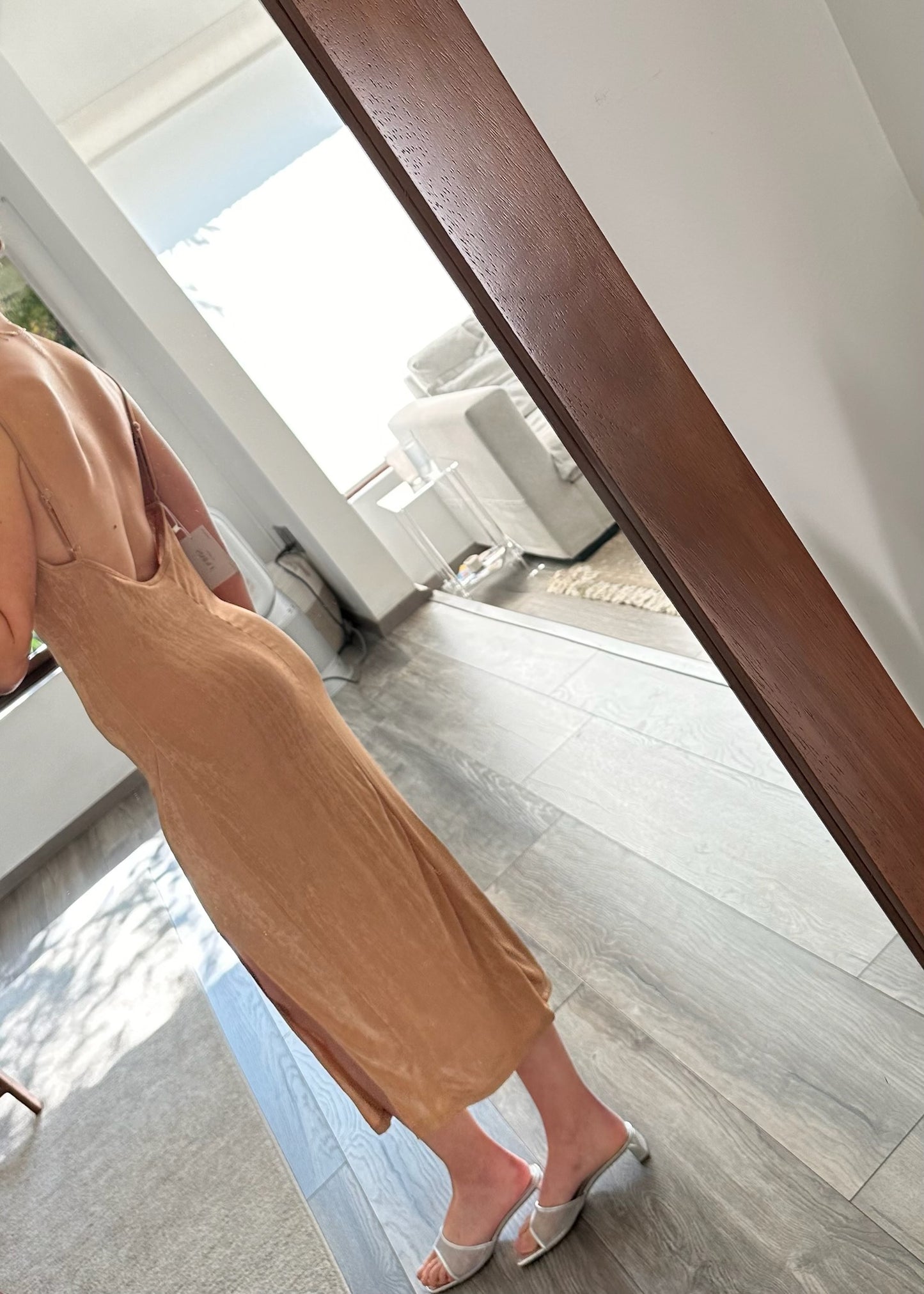 VESTIDO NUDE BRILLOSO