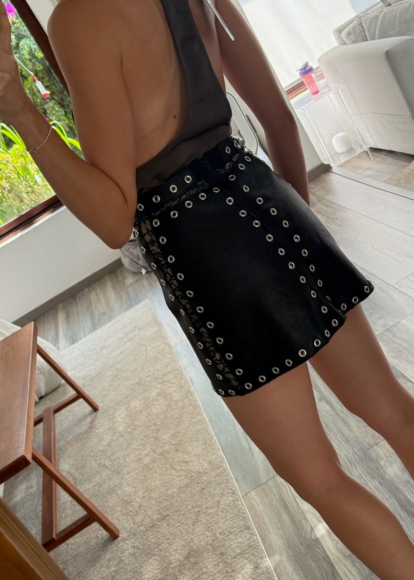 FALDA DE PIEL CON ENCAJE