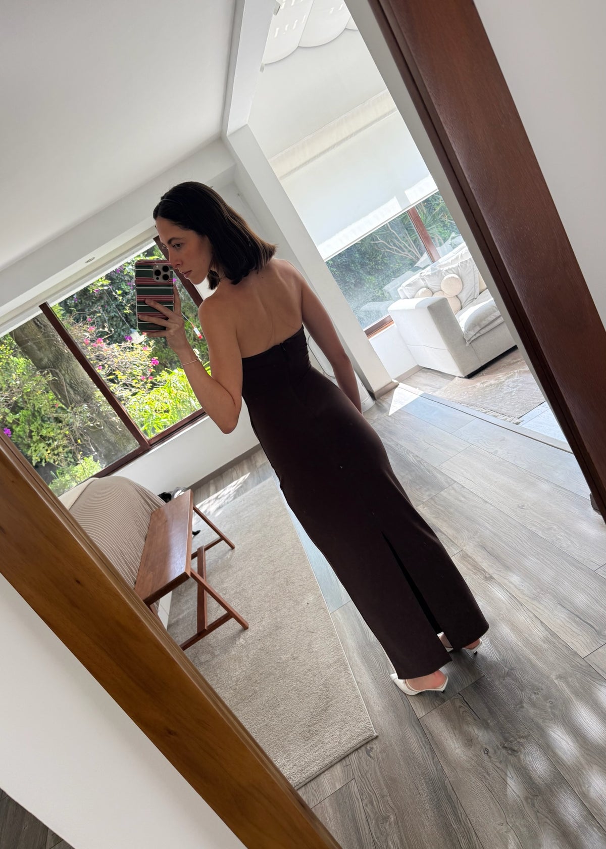 VESTIDO MINI STRAPLESS CAFÉ