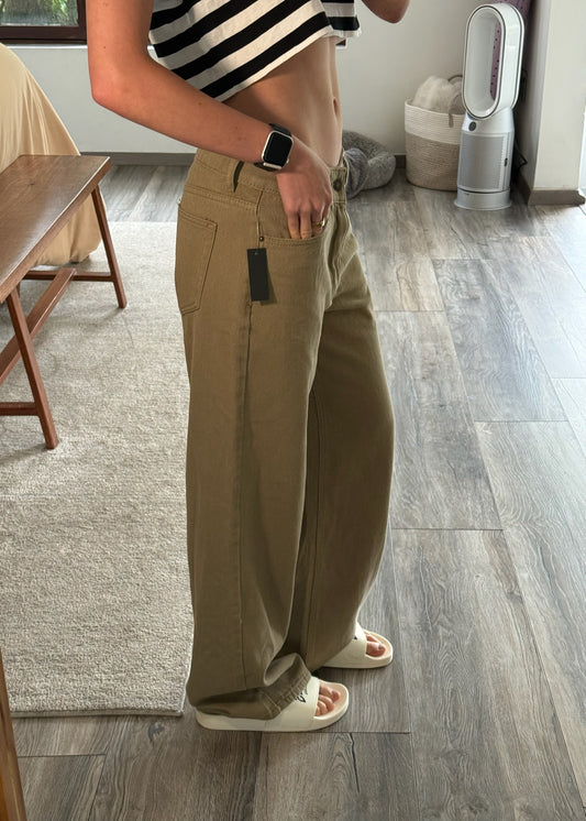 JEANS BEIGE BÁSICOS