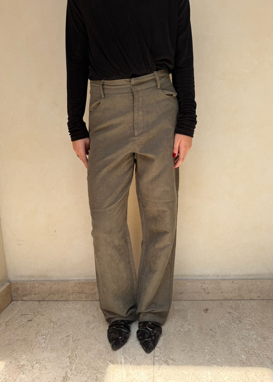 PANTALÓN TIPO SUEDE STRAIGHT