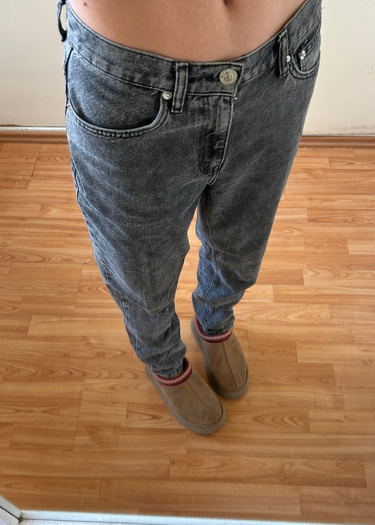 JEANS DESLAVADOS MOM FIT