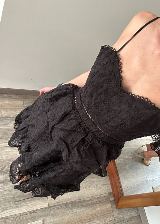 VESTIDO NEGRO MIDI CON BORDADO