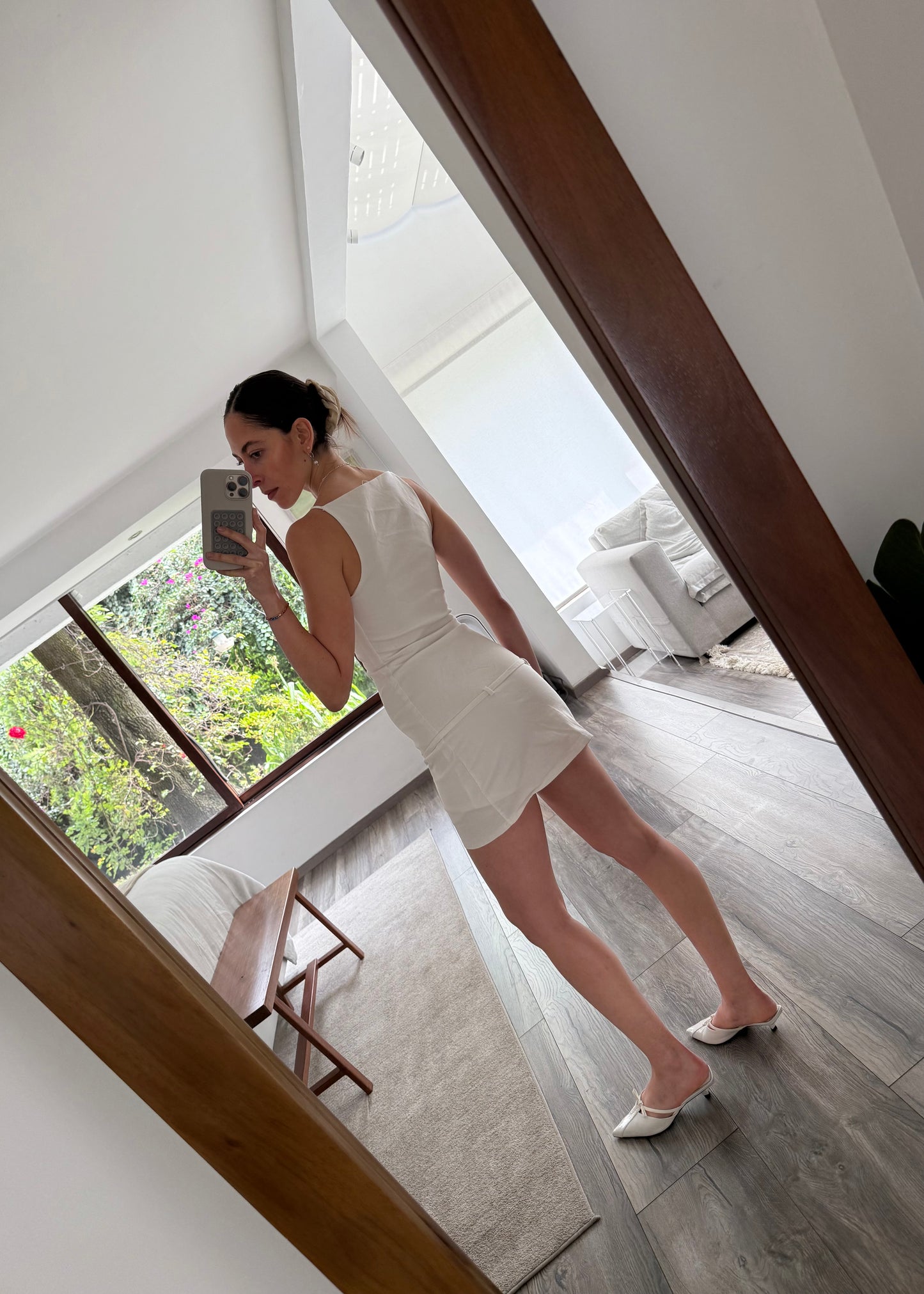 VESTIDO MINI CON CINTURÓN