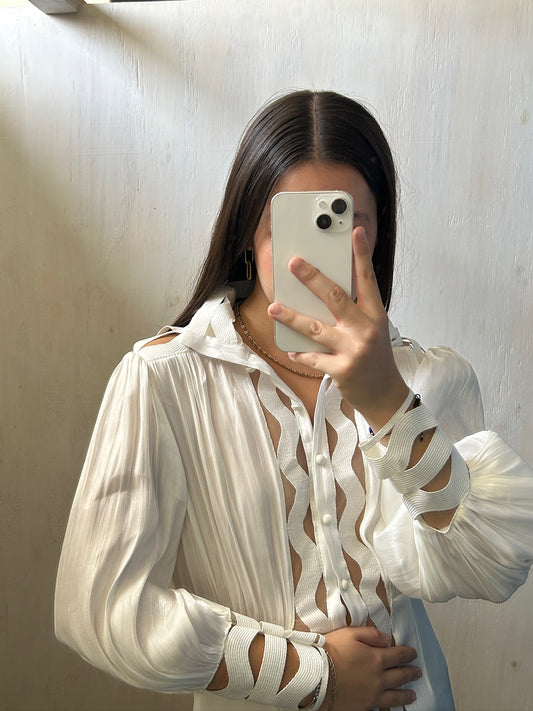 VESTIDO DE TIPO CAMISA CON DETALLES