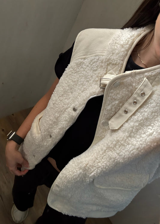 CHALECO OVERSIZED BLANCO FURRY