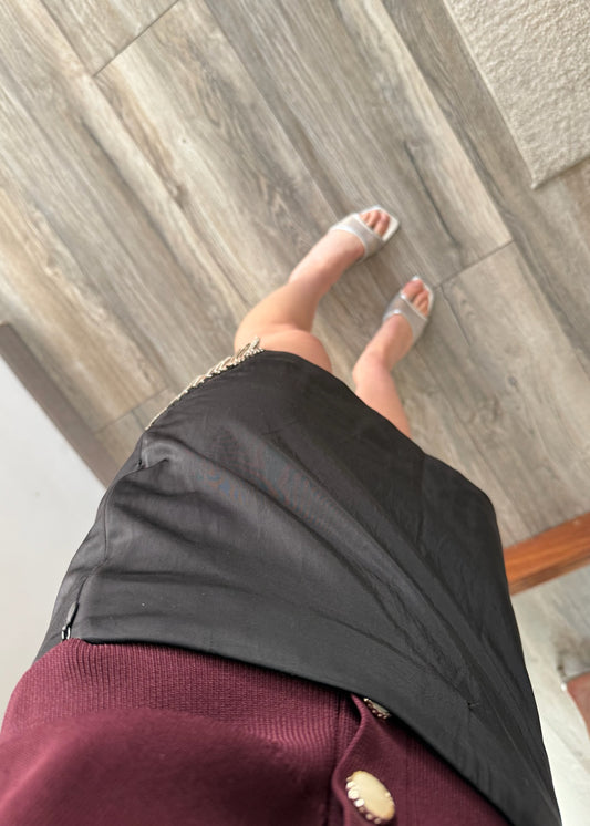 FALDA SATINADA NEGRA MINI