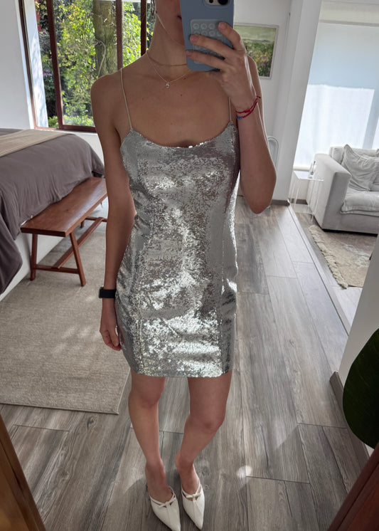 VESTIDO MINI DE LENTEJUELAS PLATEADAS