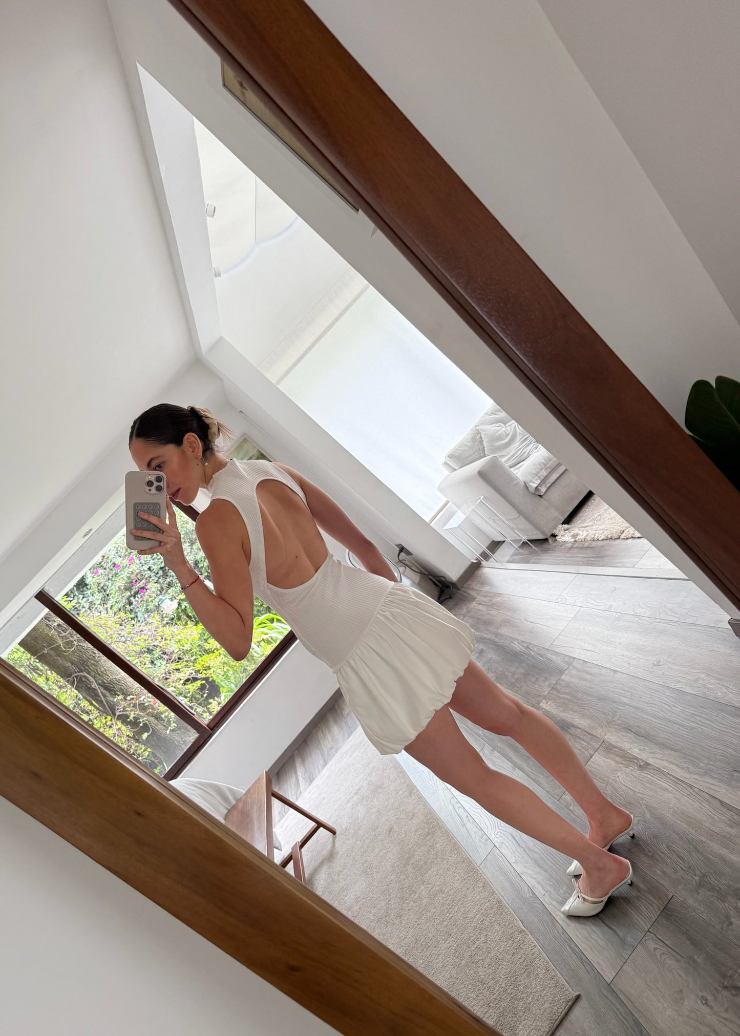 VESTIDO MINI BACKLESS BOMBÓN
