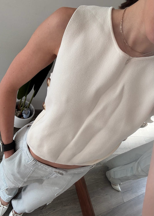 TOP DE KNIT CON BOTONES EN COSTADOS