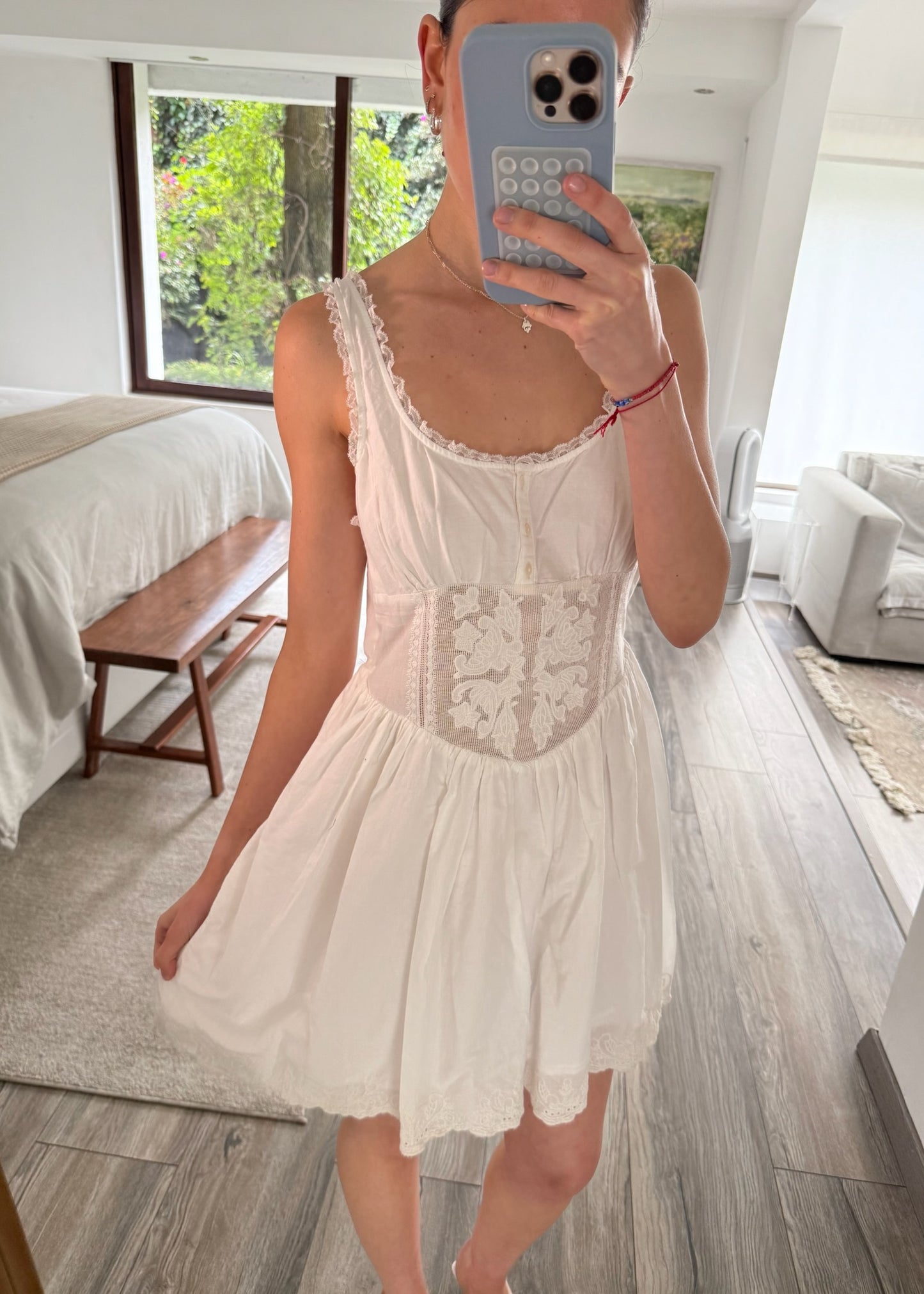 VESTIDO GIRLY BLANCO CON ENCAJE