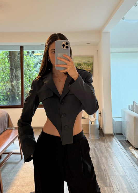 BLAZER NEGRO ASIMÉTRICO CROPPED
