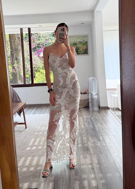 VESTIDO MIDI DE ENCAJE BLANCO