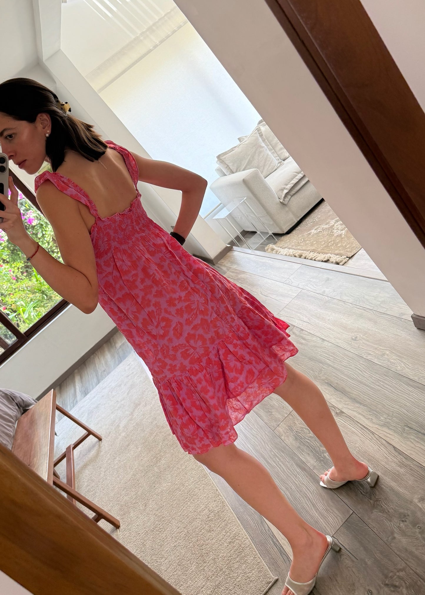 VESTIDO CON PRINT Y BORDADO ROSA