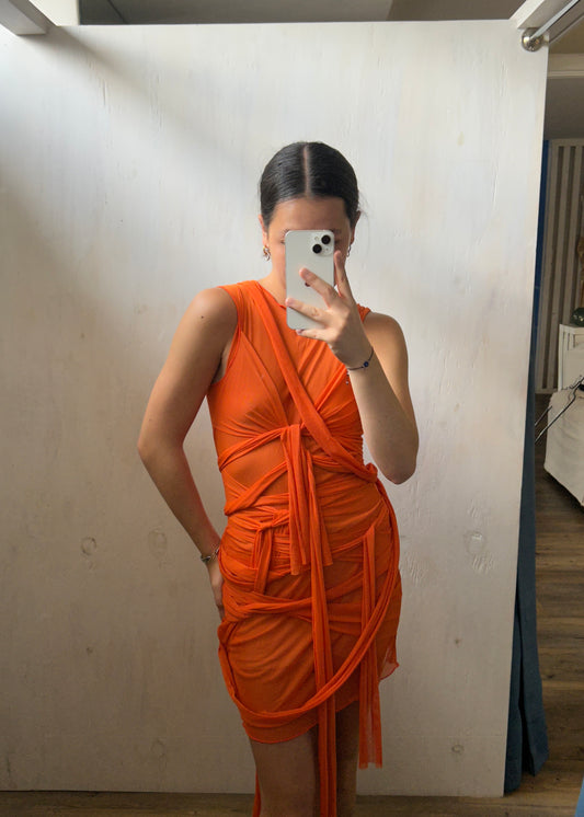 VESTIDO DE MESH CON TIRAS ENVOLVENTES