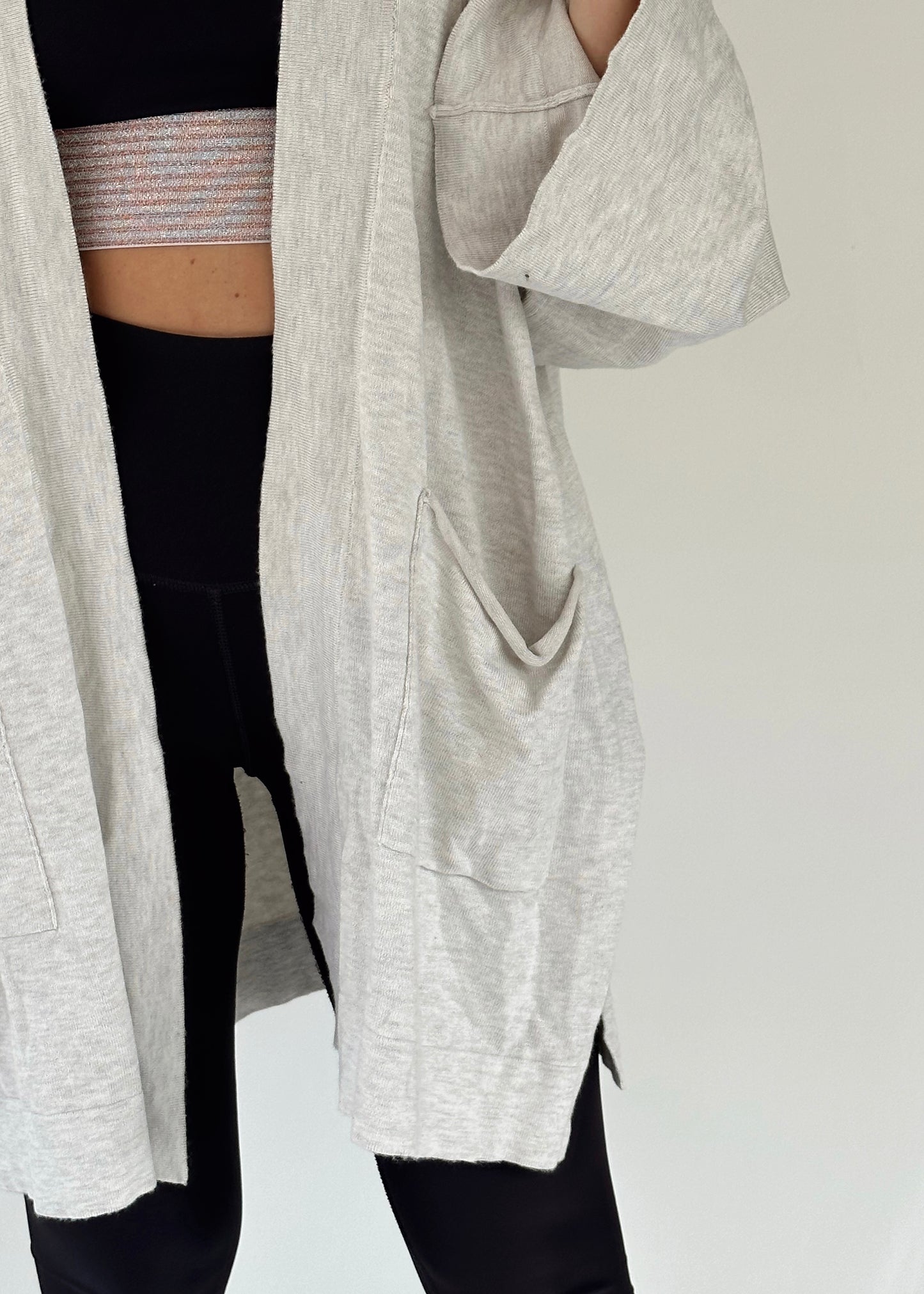 BIG POCKETS GREY CARDIGAN