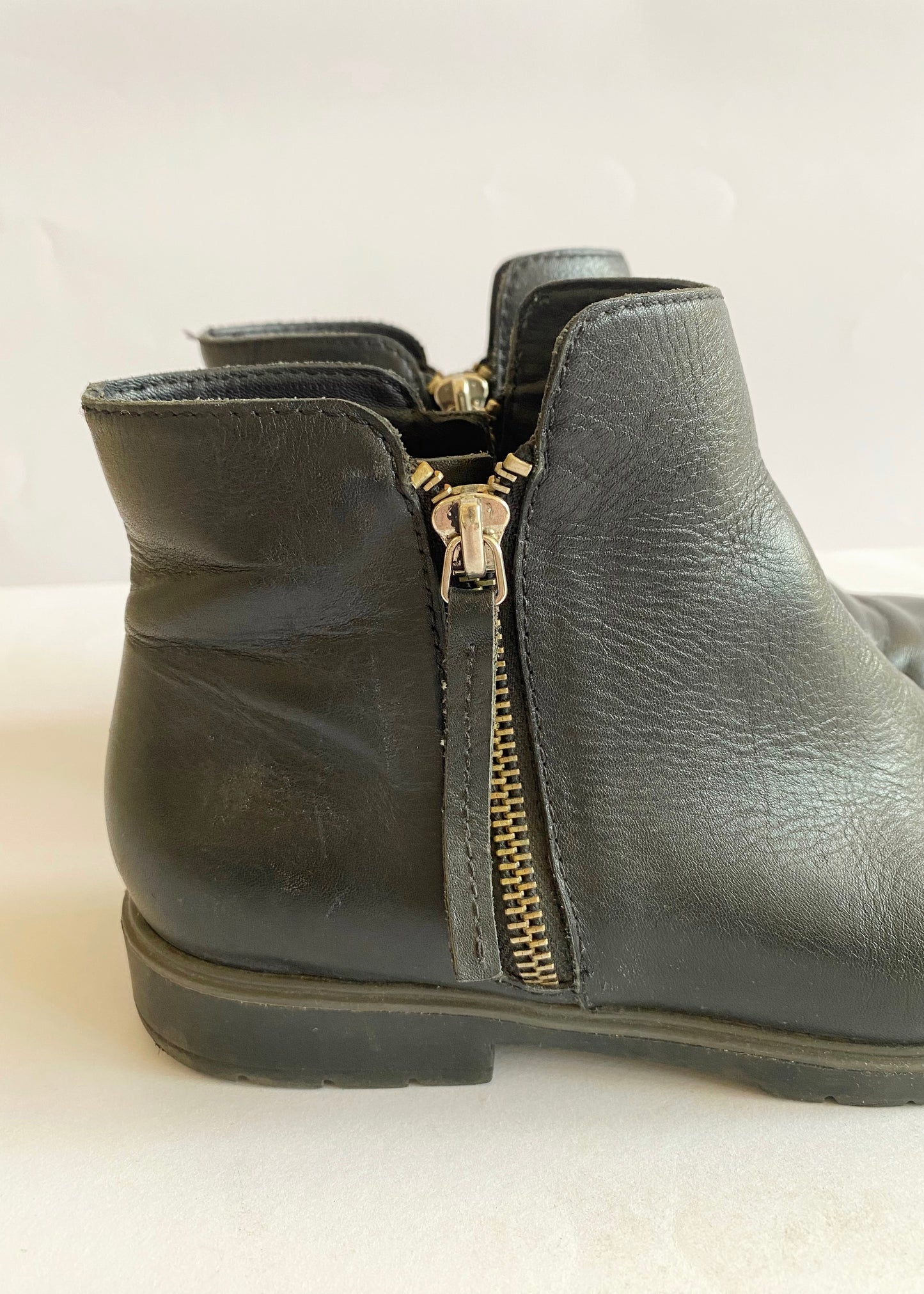 BASIC BLACK BOOTIES