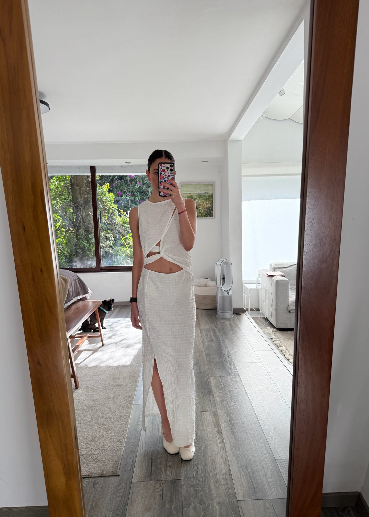 VESTIDO MIDI CON CUT OUTS Y TEXTURA