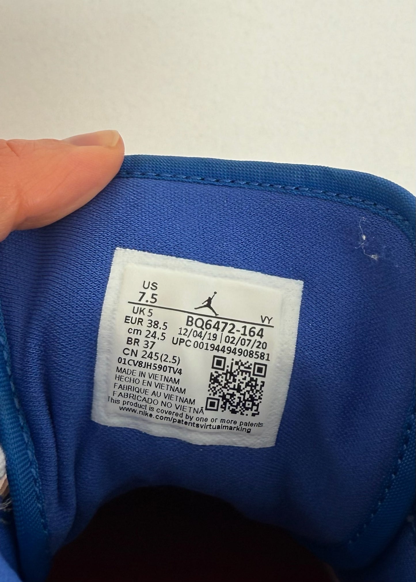 AIR JORDANS TRICOLOR