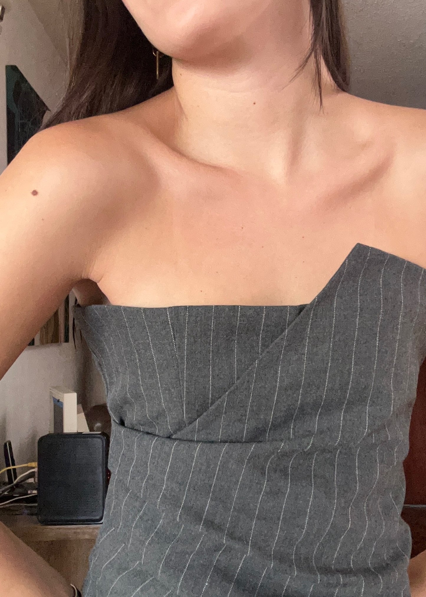 TOP PINSTRIPED STRAPLESS