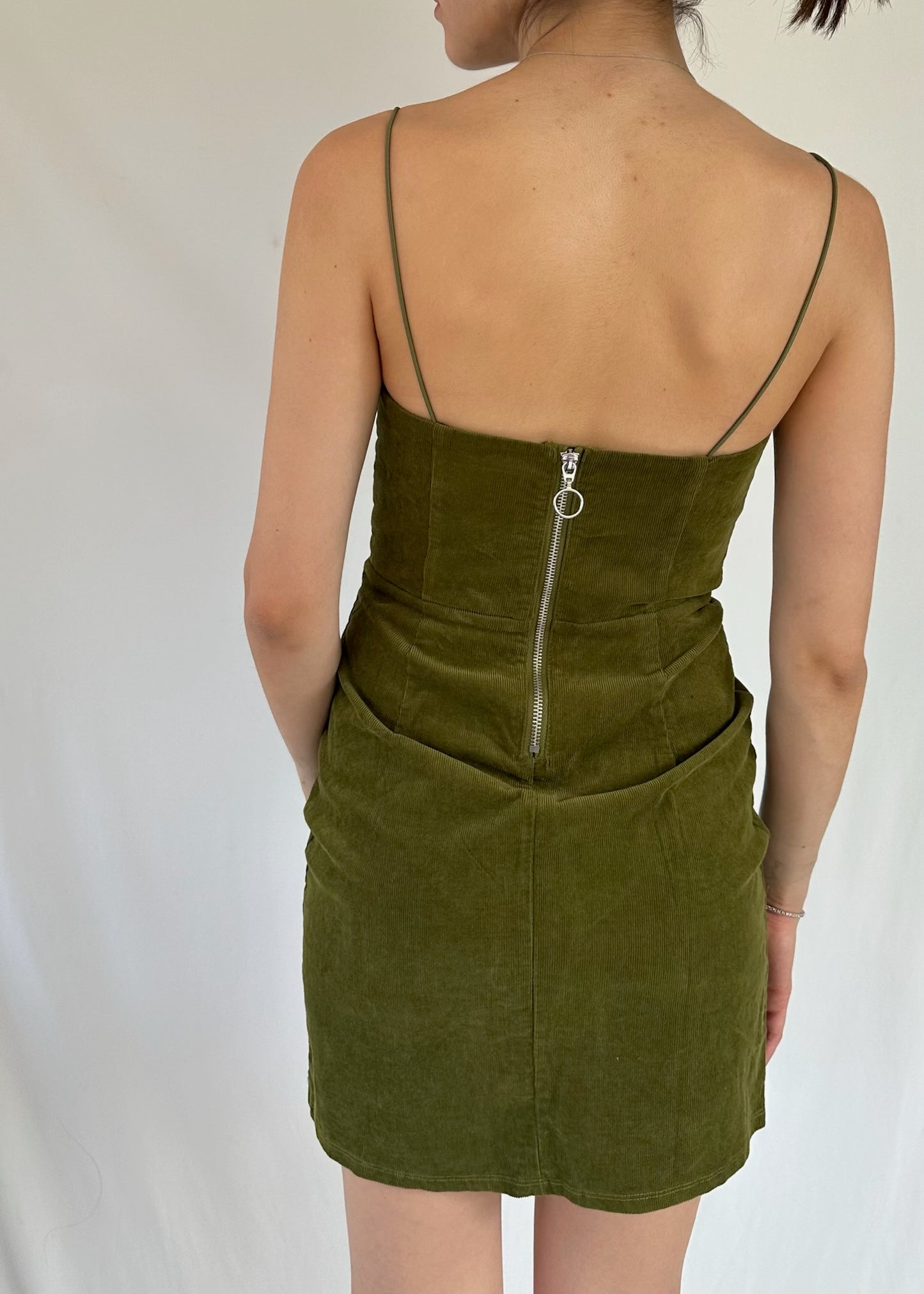 VESTIDO MINI VERDE DE PANA