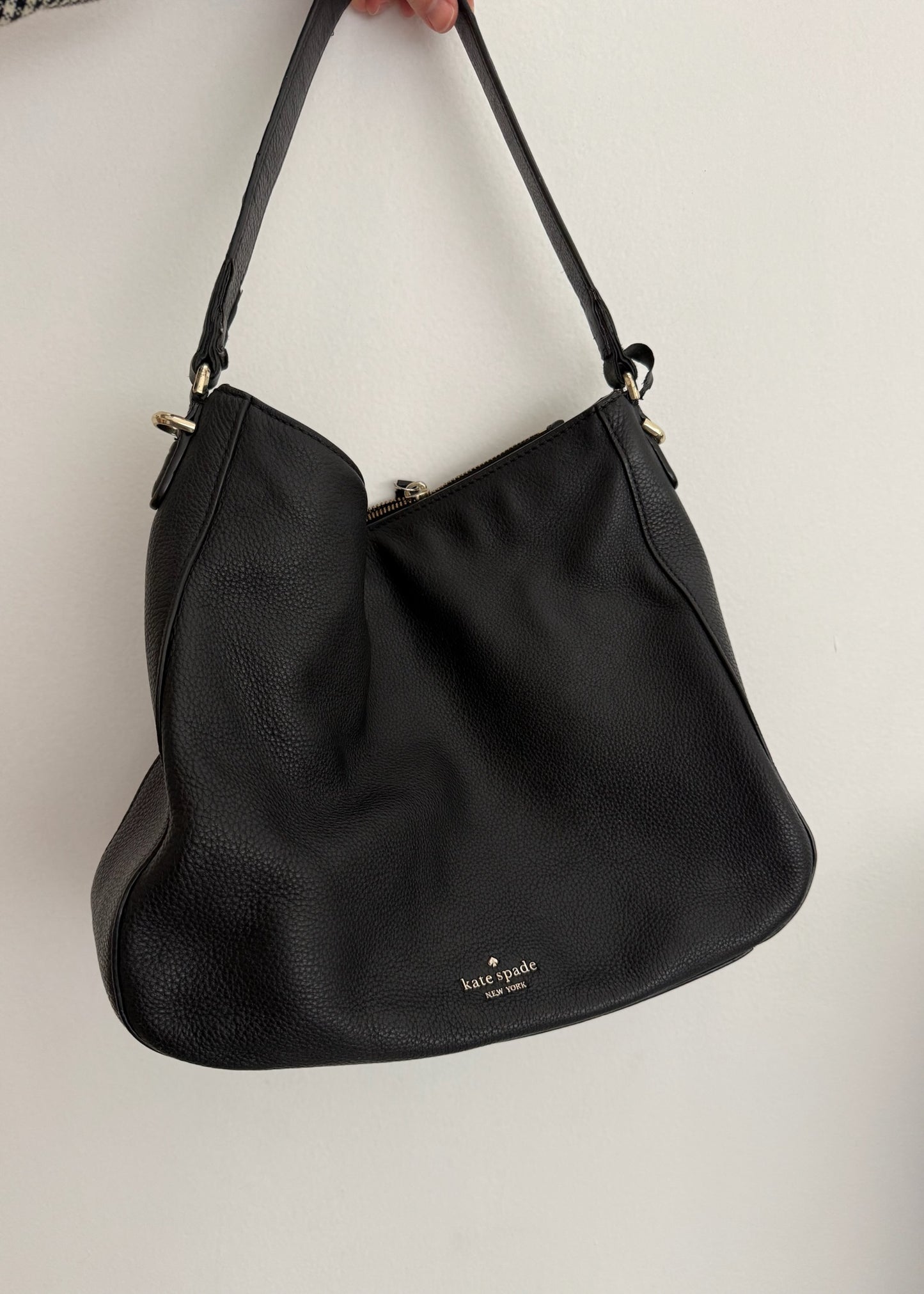 BOLSA DE HOMBRO NEGRA