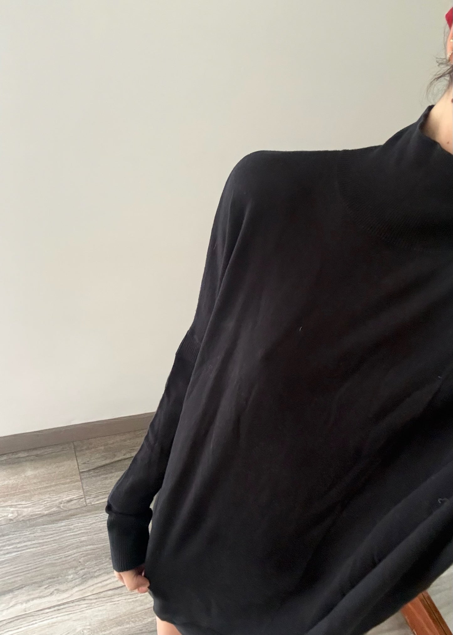 VESTIDO DE TIPO SUÉTER NEGRO
