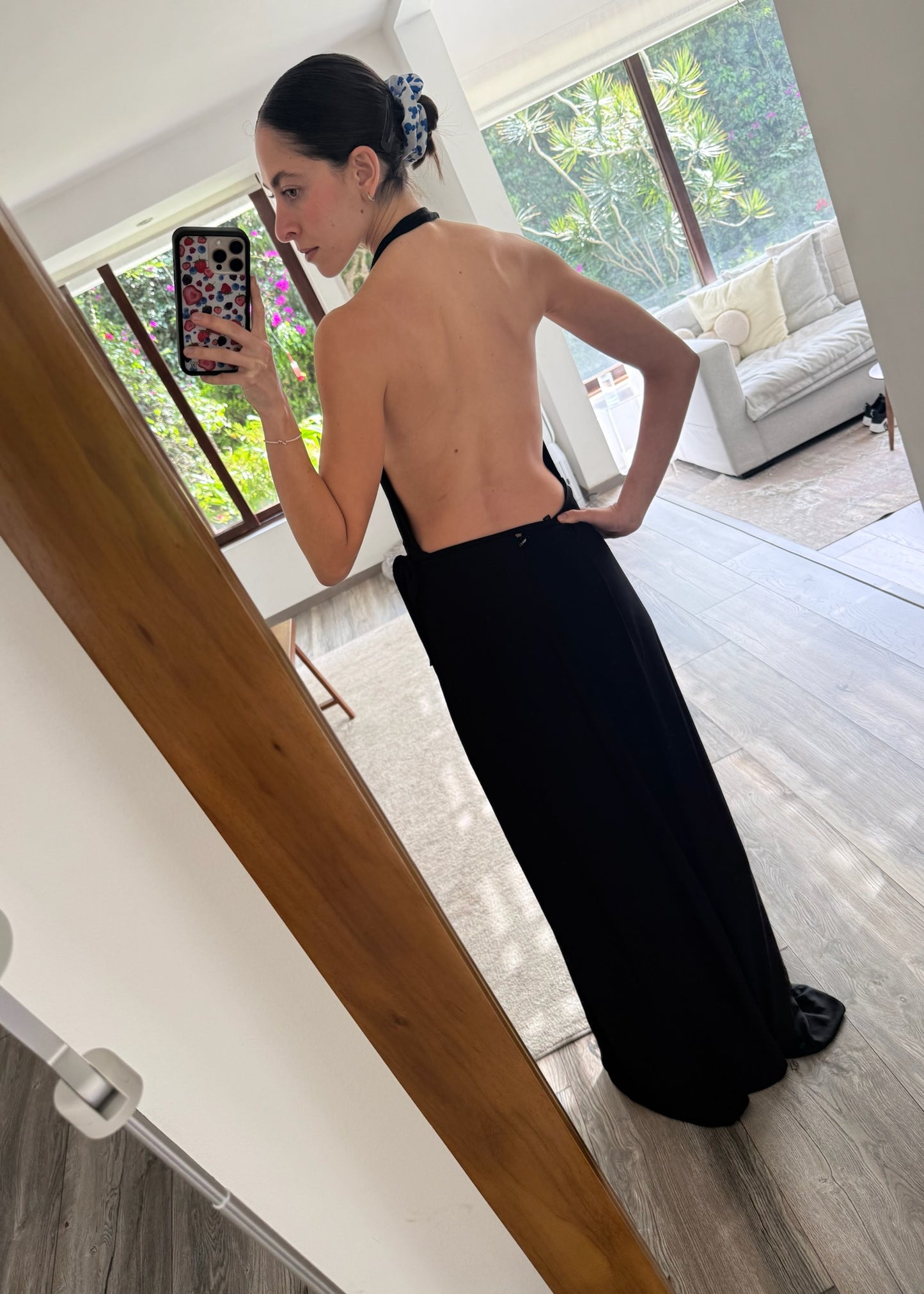 VESTIDO MAXI NEGRO ESCOTADO