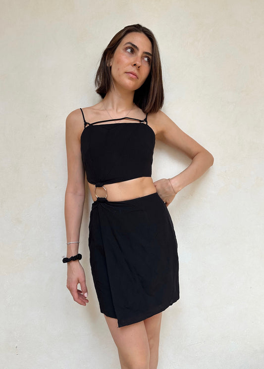 VESTIDO NEGRO MINI CON ARGOLLA