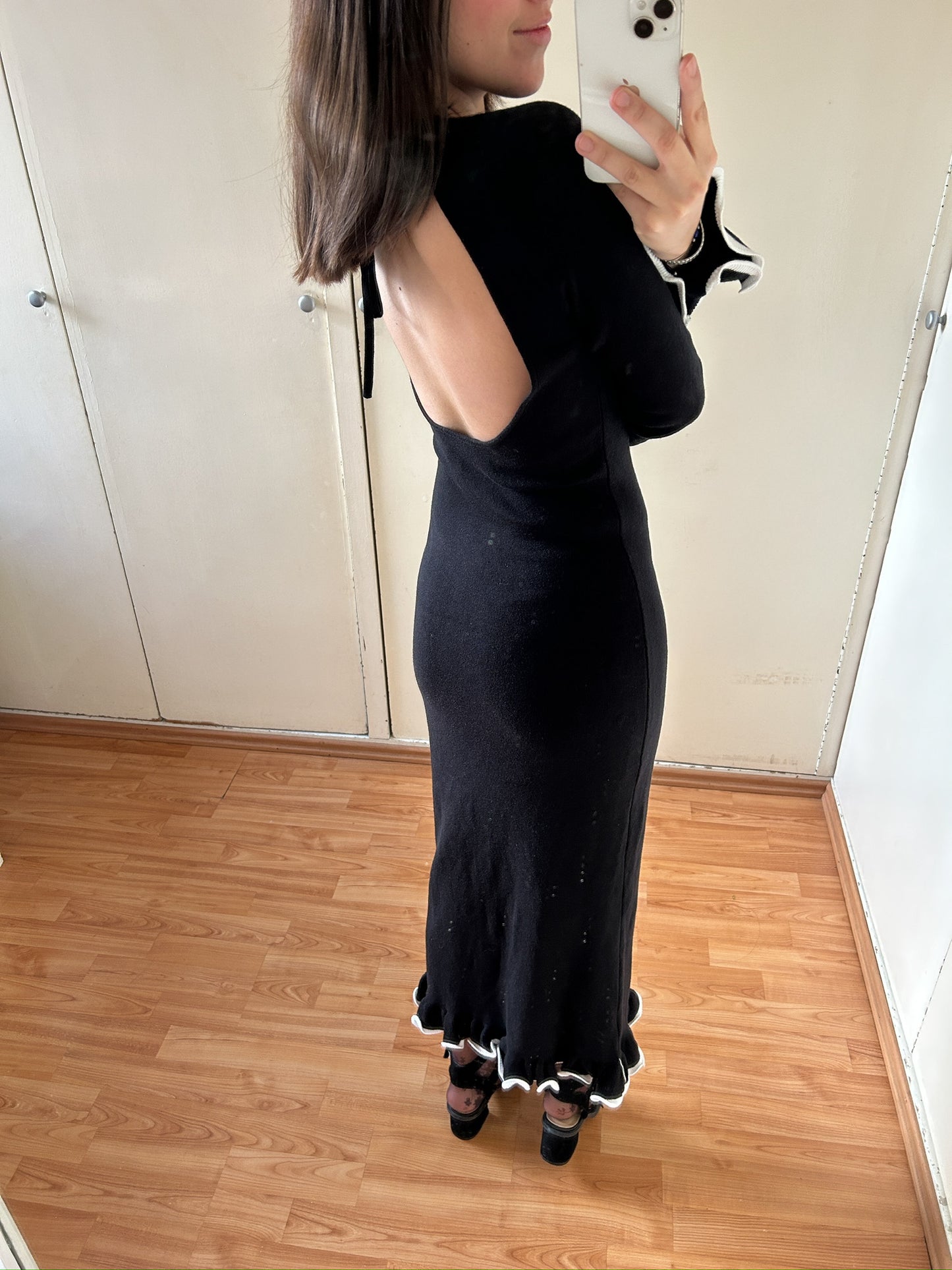 VESTIDO MIDI DE KNIT NEGRO