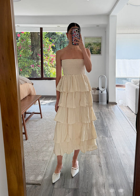 VESTIDO MIDI STRAPLESS CON OLANES