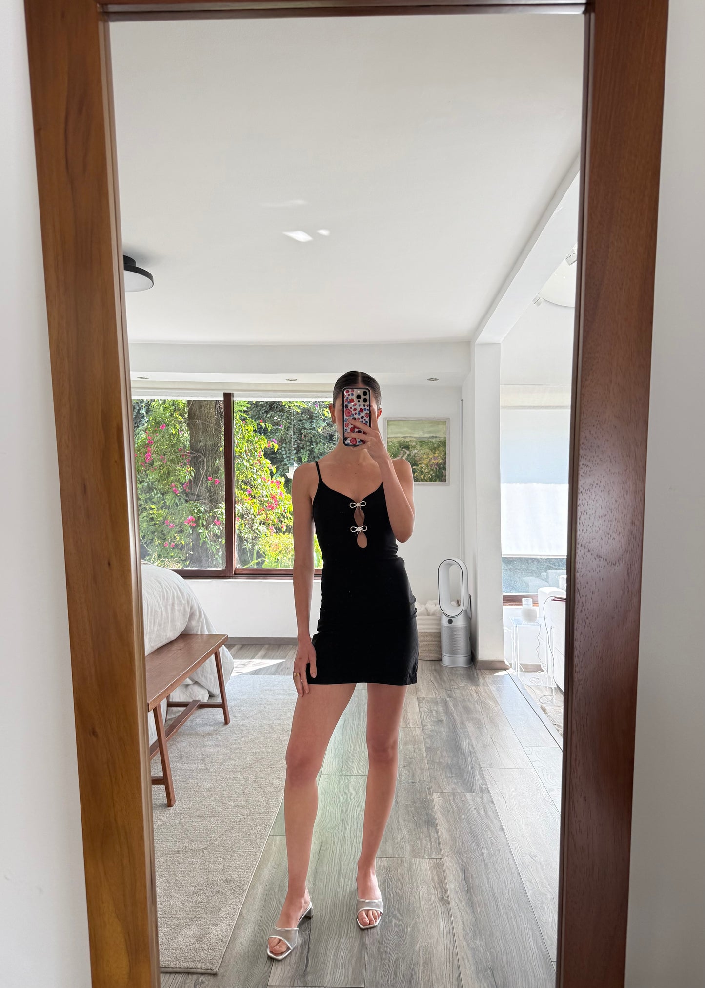 VESTIDO MINI MOÑOS