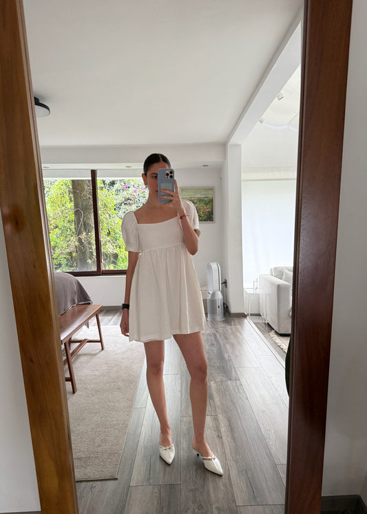 VESTIDO MINI CON MANGAS DE CAMPANA