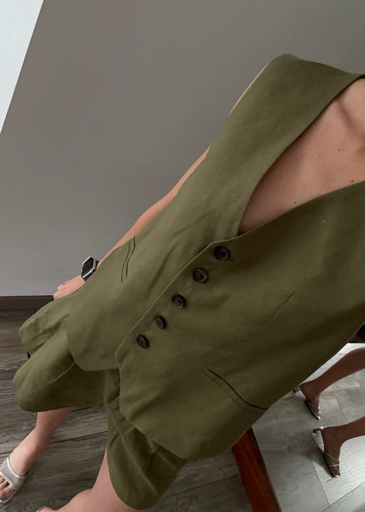 SET CHALECO Y SHORT VERDE MILITAR