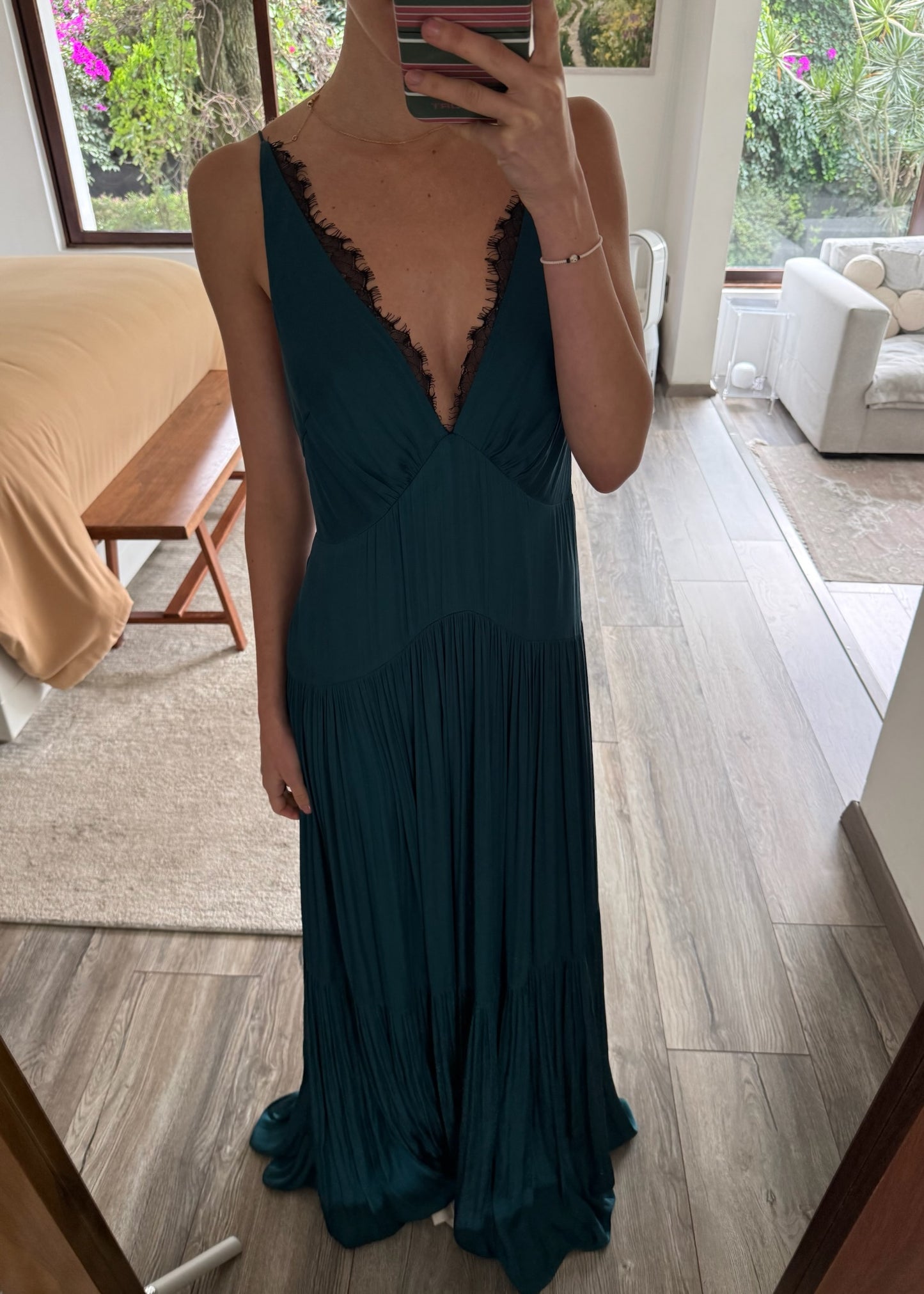 VESTIDO ESMERALDA CON ENCAJE MAXI