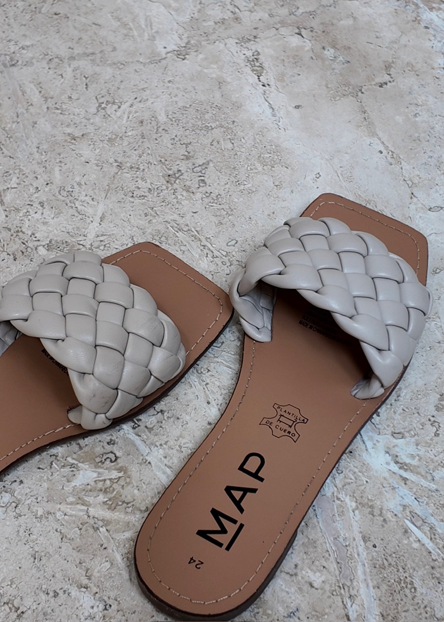 SANDALIAS DE PIEL BEIGE