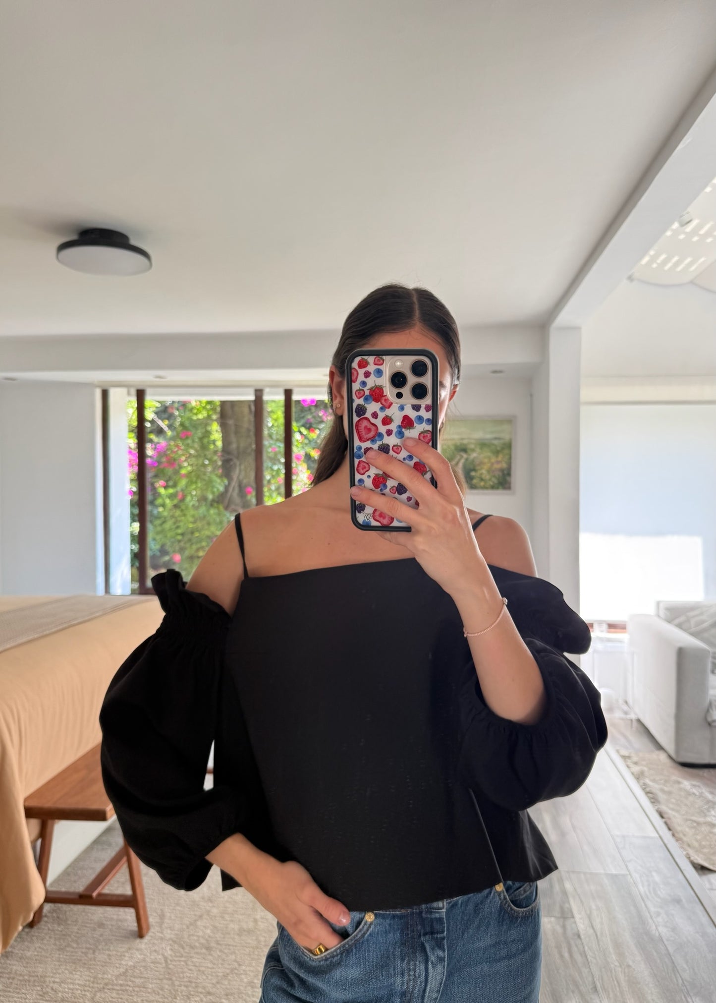 BLUSA NEGRA OFF THE SHOULDER