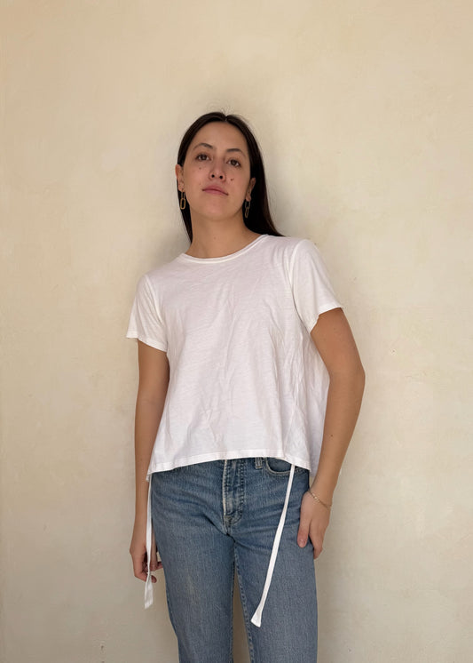 NOT YOUR BASIC TEE BLANCA