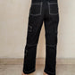 PANTALÓN NEGRO CON CORTES