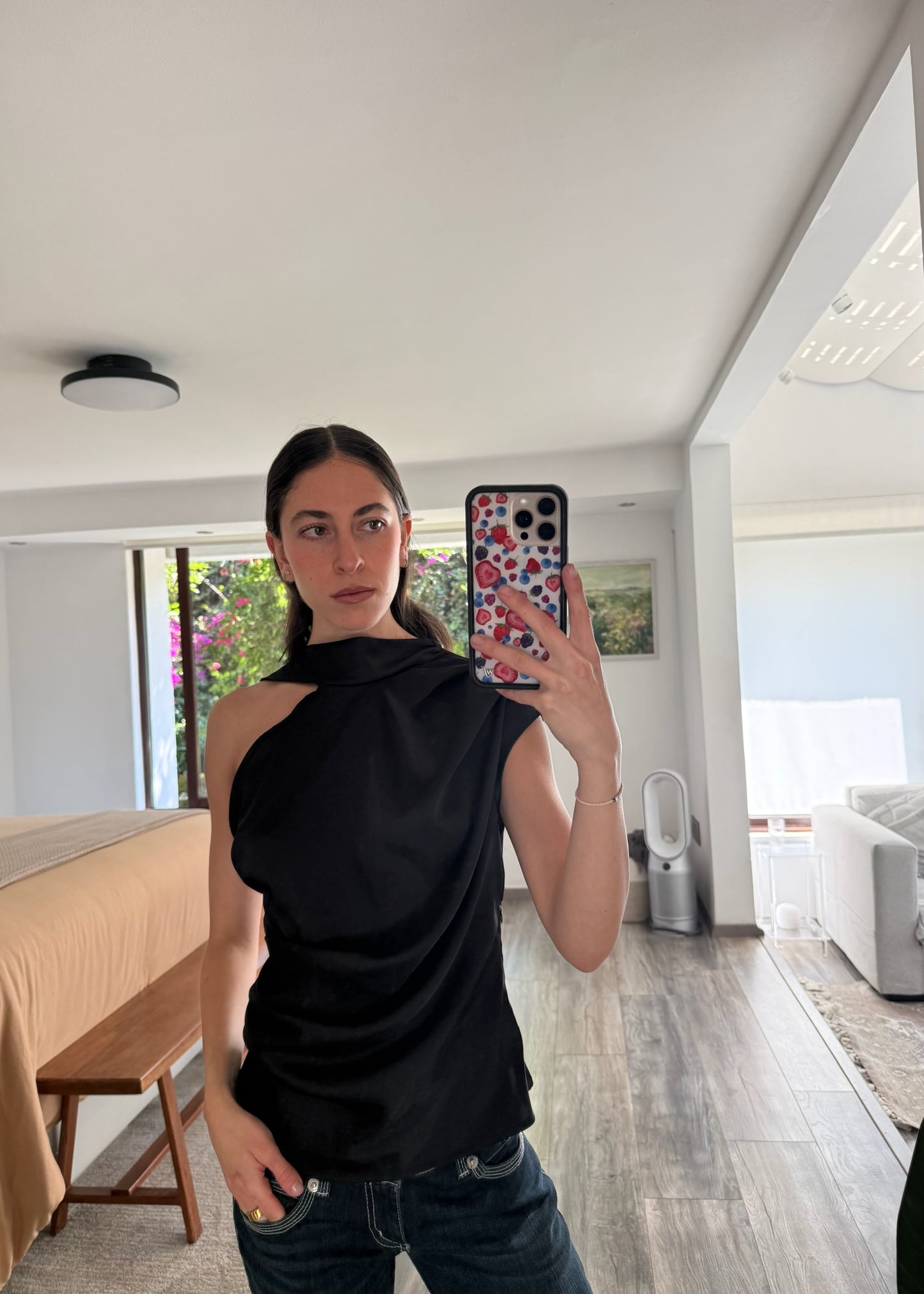 BLUSA NEGRA DRAPEADA