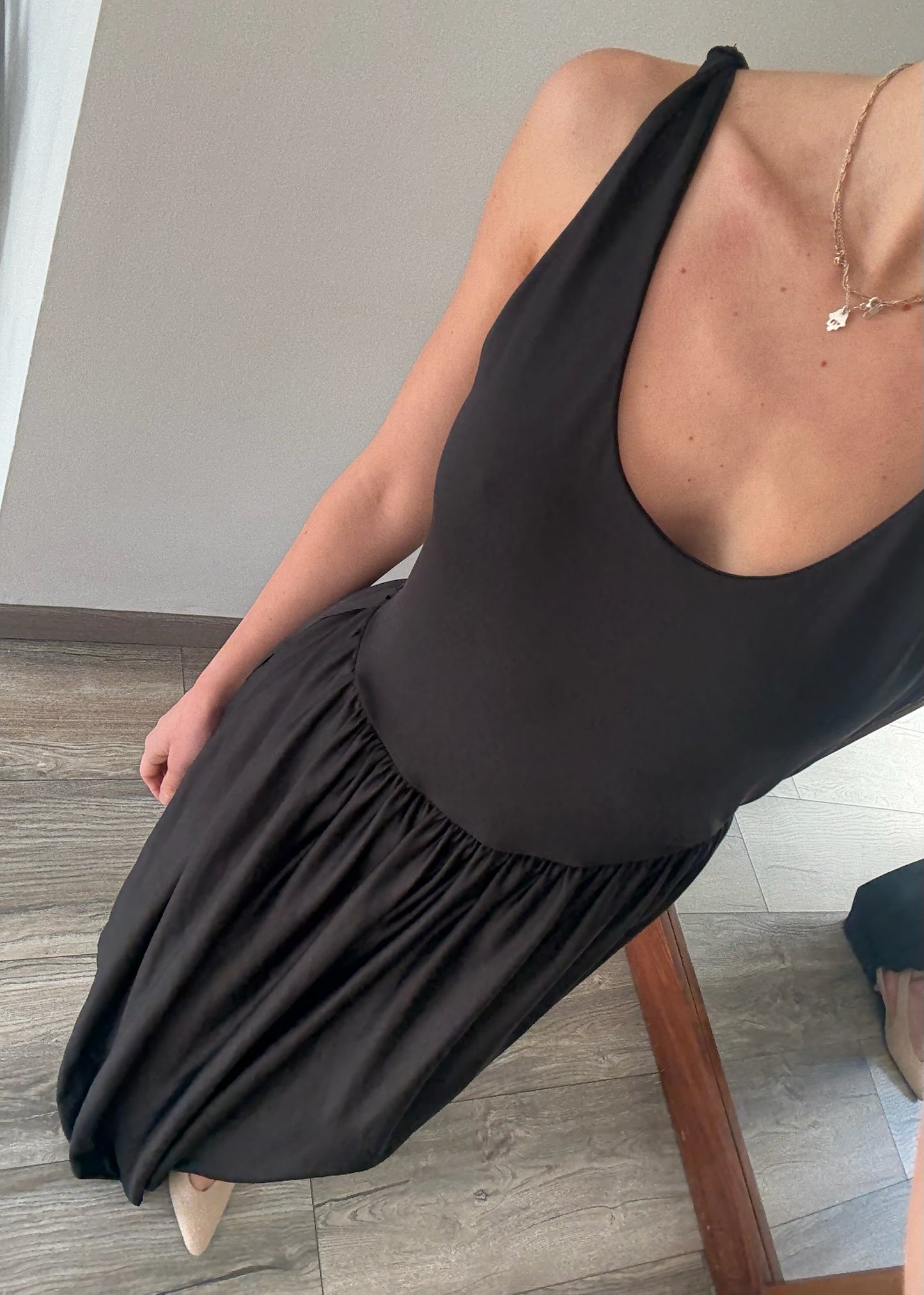 VESTIDO BOMBÓN NEGRO MIDI