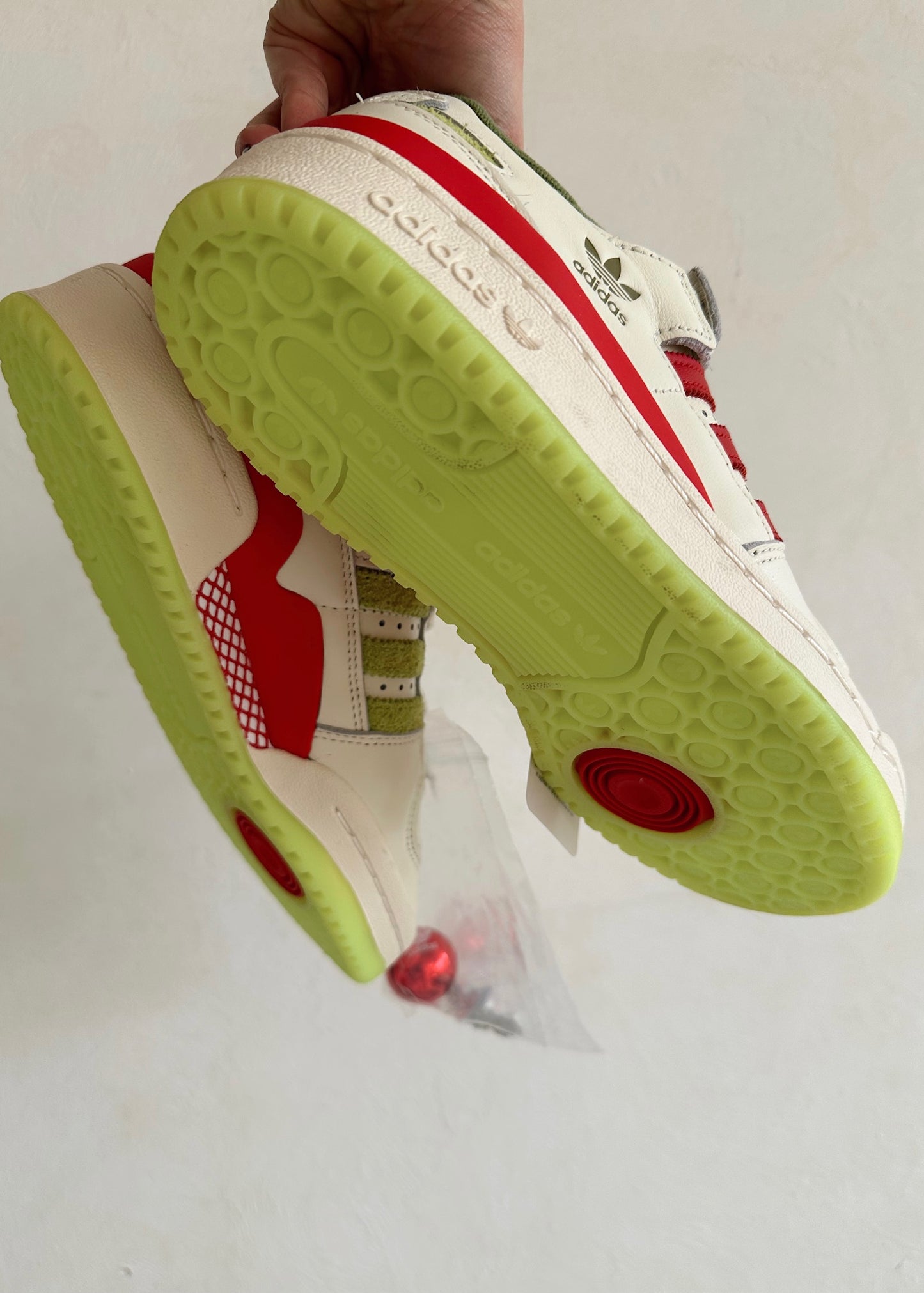 FORUM LOW THE GRINCH SNEAKERS