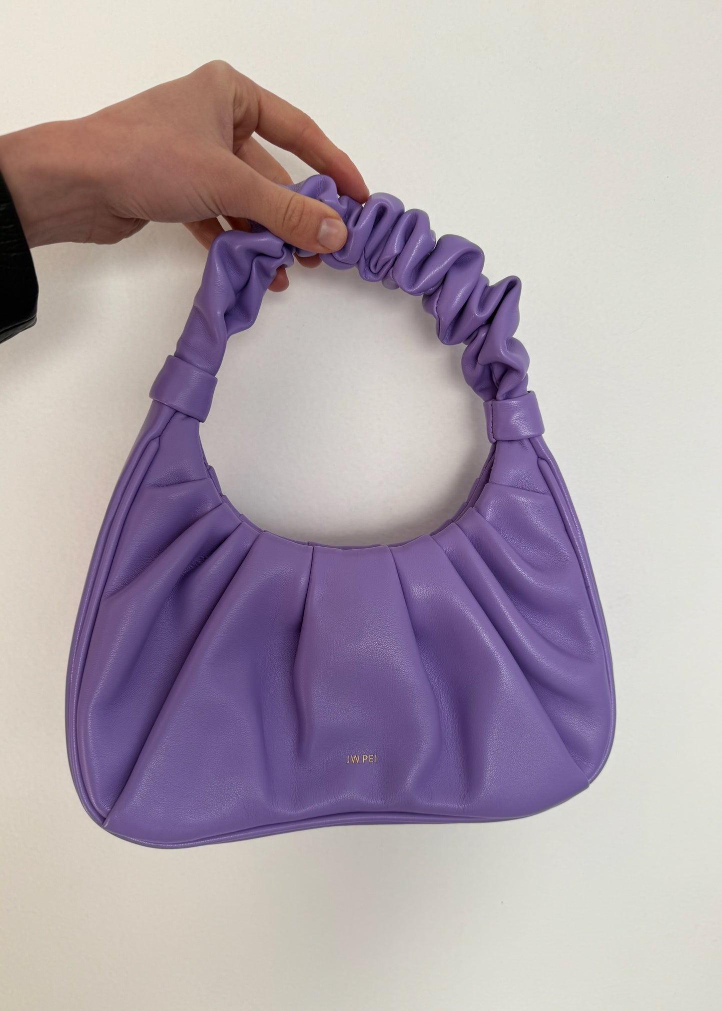 BOLSA DE HOMBRO MORADA