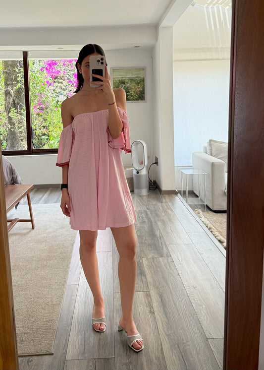 VESTIDO OFF THE SHOULDER PLAYERO