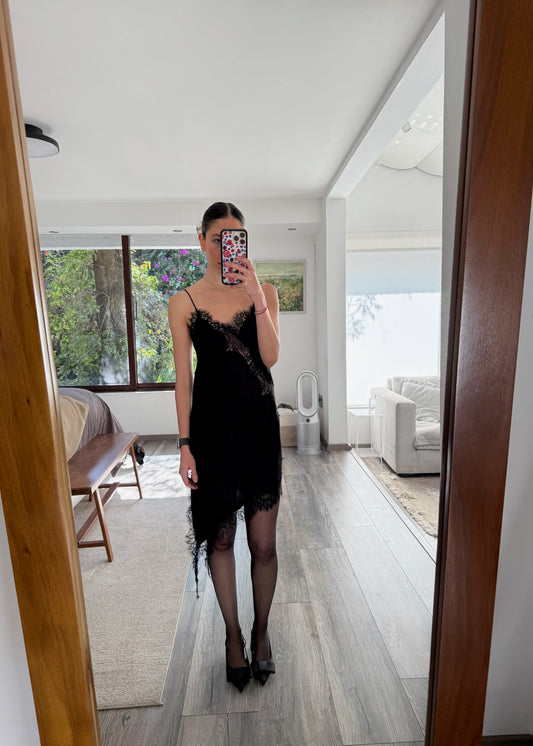 VESTIDO LACEY NEGRO
